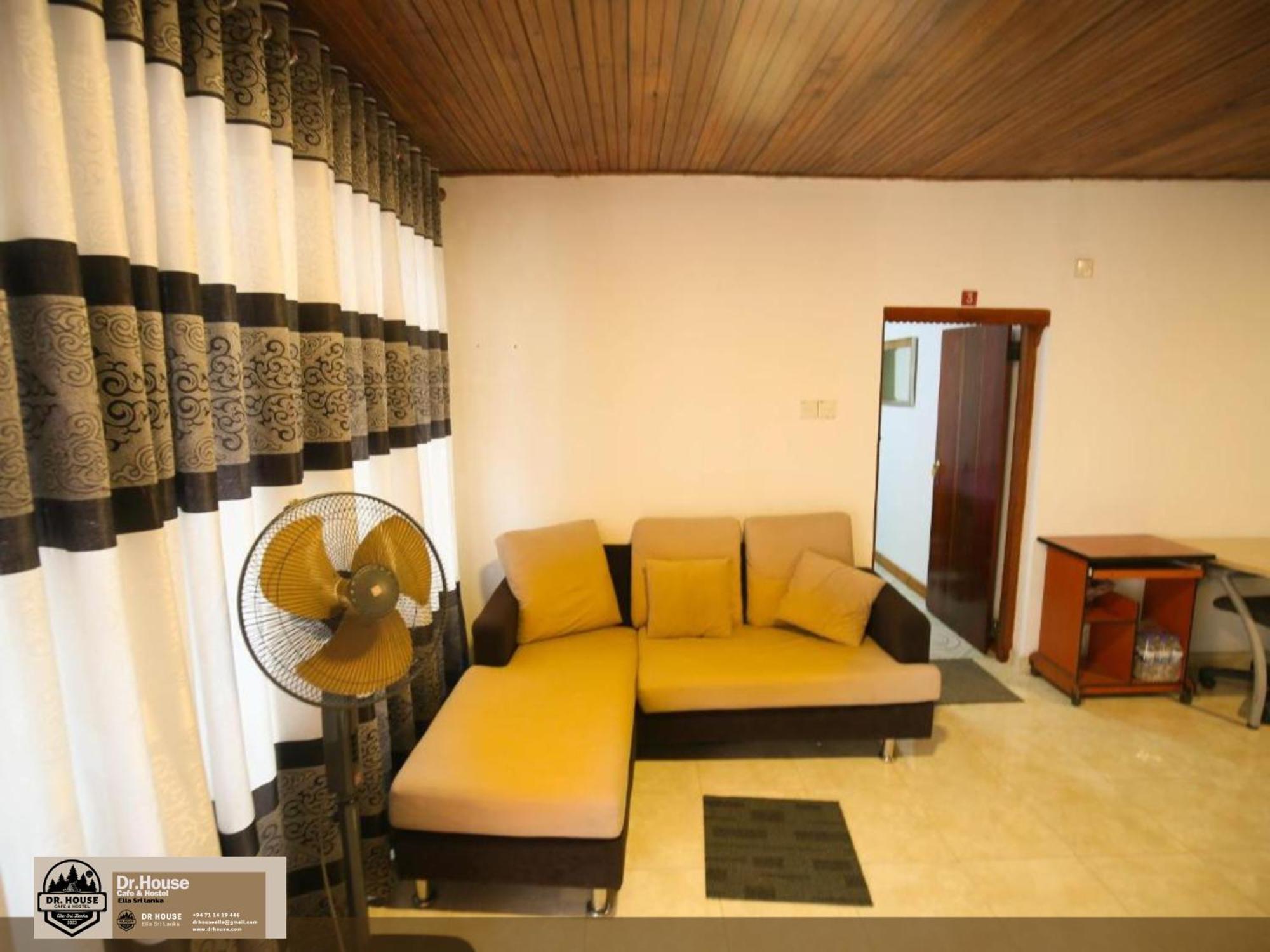 Dr House Ella - Hostel & Cafe Exterior photo